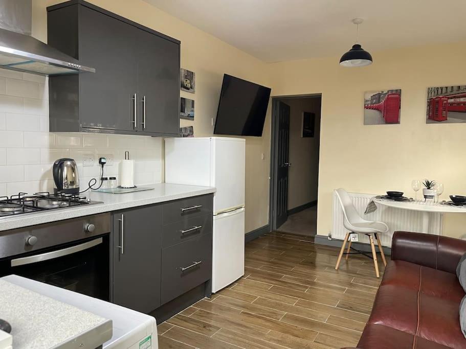 Modern 2 Bedroom Apartment In Derby City Centre المظهر الخارجي الصورة